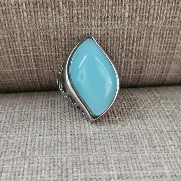 Women Ring Faux Turquoise Stone Silver Tone Fashion Jewelry Ring Size 8.5 - Picture 11 of 12